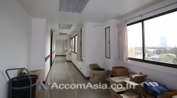  1  Office Space For Rent in Phaholyothin ,Bangkok BTS Ari at Thirapol Building AA14128